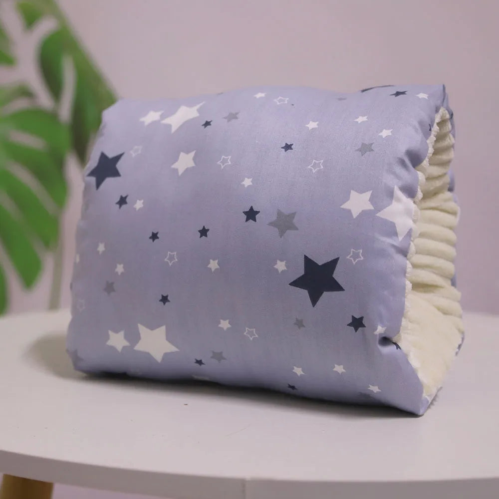 Nursing arm pillow in lilac with stars
